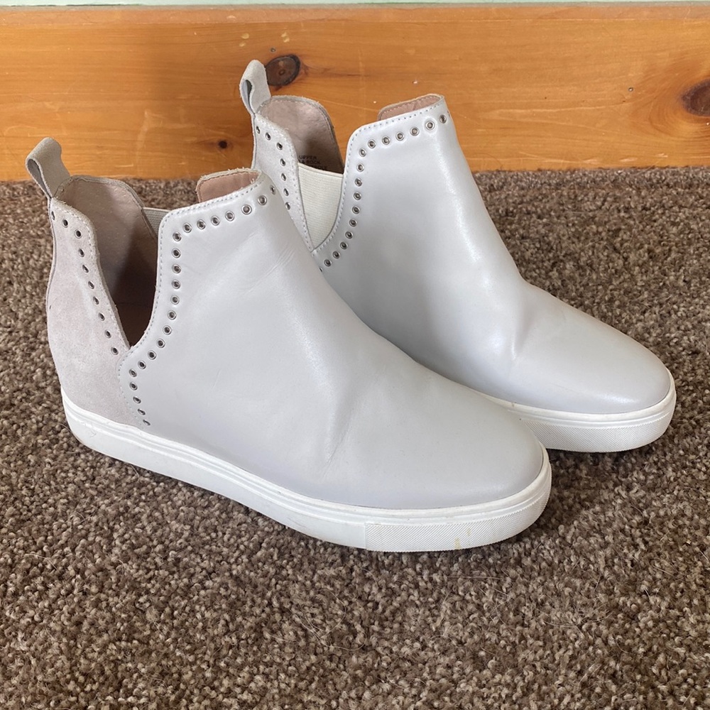 EUC Chelsea & Violet High Top Slip On Sneakers